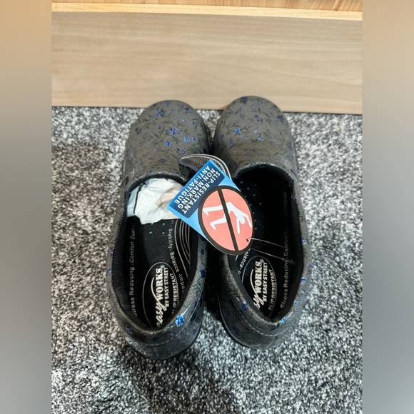 Clogs - Picture 6 of 6